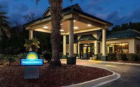 Days Inn By Wyndham Richmond Hill/Savannah